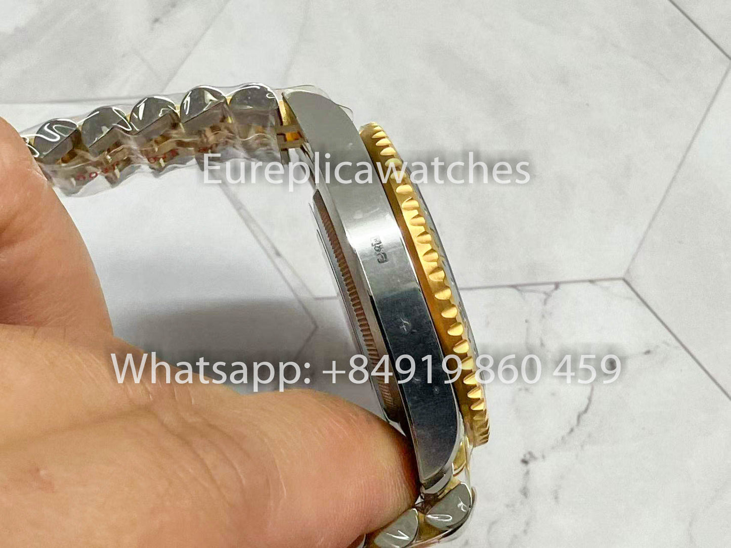 Réplique Rolex GMT Master II M126713grnr-0001 ARF Factory 1:1 Meilleure Édition Version Contrepoids