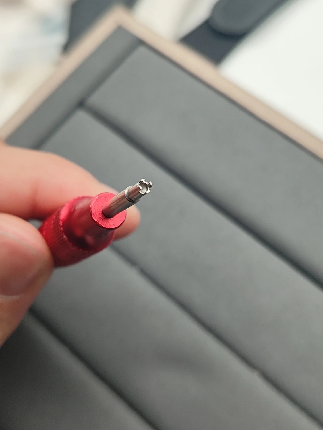 Tournevis d'ouverture de couvercle d'outil de réparation de montre pour montre Richard Mille Tournevis à 4 griffes Outils de retrait de bracelet