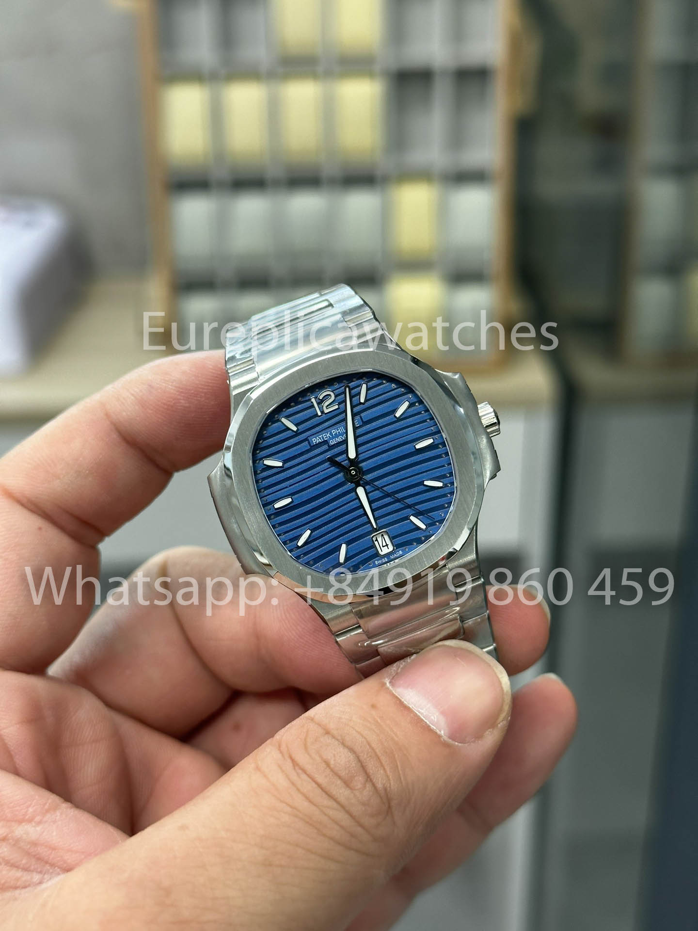 Patek Philippe Nautilus Ladies 7118/1A-001 de 3K Factory Version 2025 en acier inoxydable