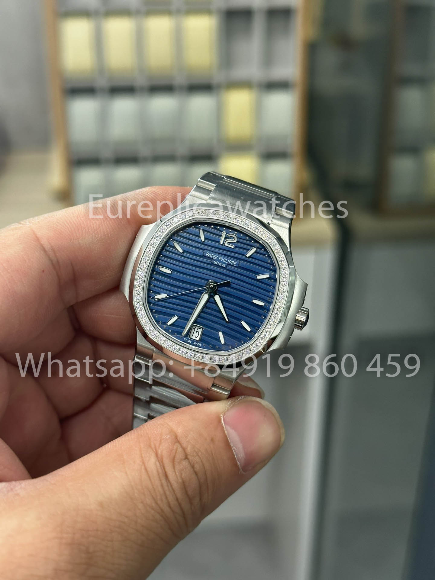 Patek Philippe Nautilus Ladies 7118/1200A aus 3K Fabrik Edelstahl 2025 Version