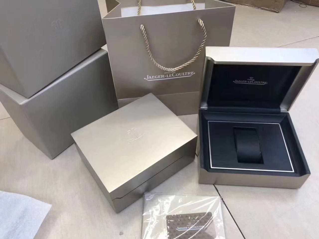 Jaeger LeCoultre Uhrenbox im Original – Beste Version auf dem Markt