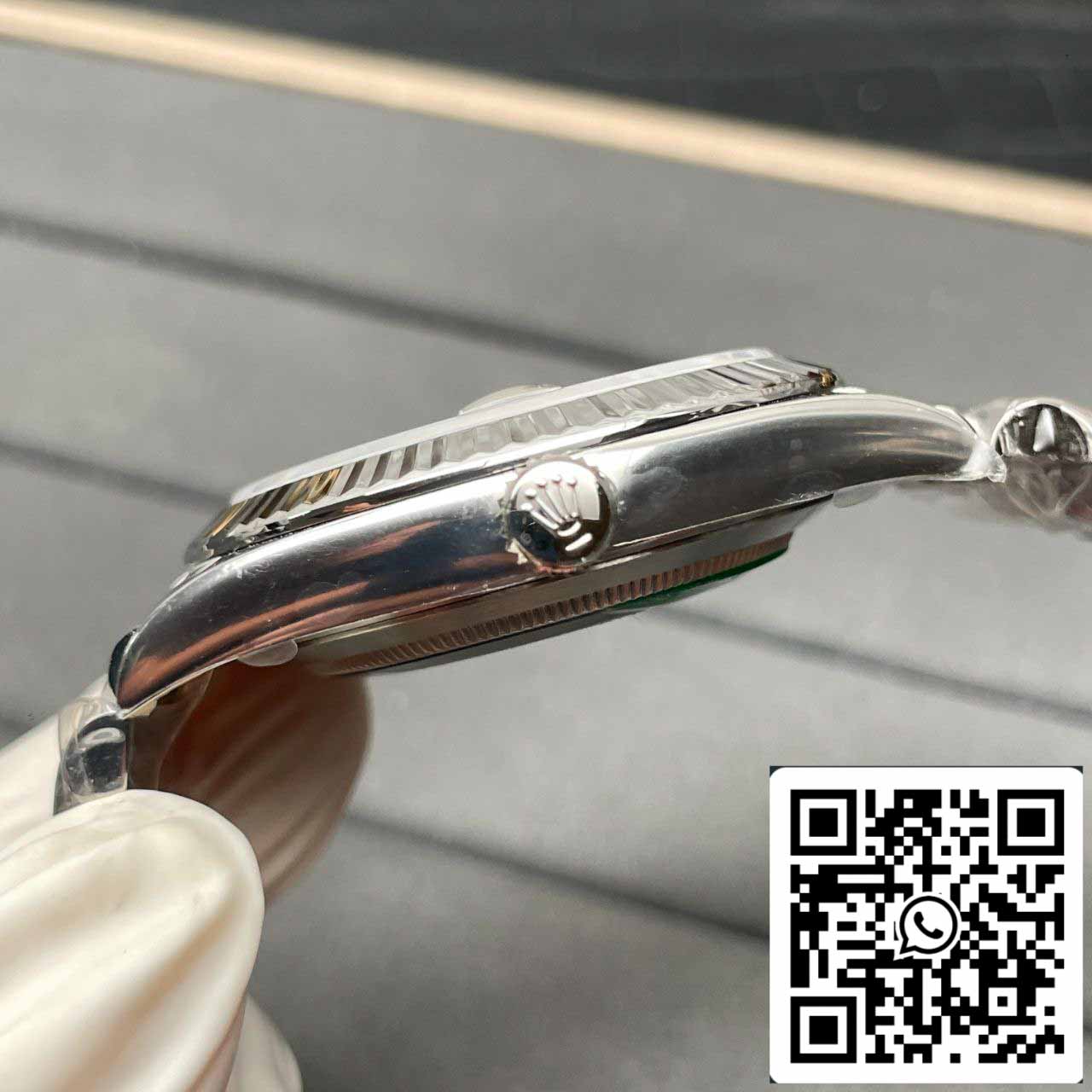 Rolex Datejust M126334-0010 Bracelet Jubilee 41 mm Cadran blanc d'usine propre