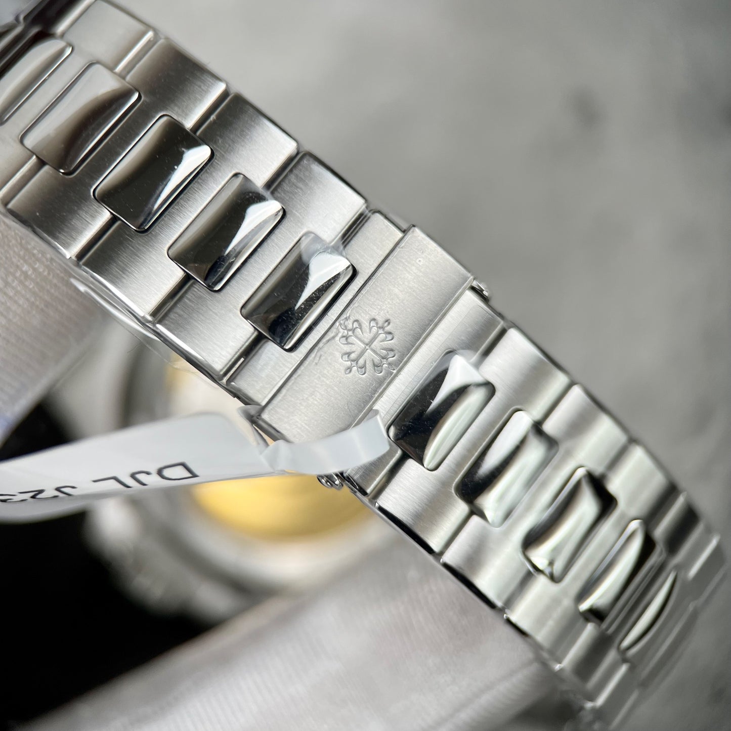 Patek Philippe Nautilus 5711/1A-014 fabriqué à partir de diamants Moissanite 3K Factory et personnalisés