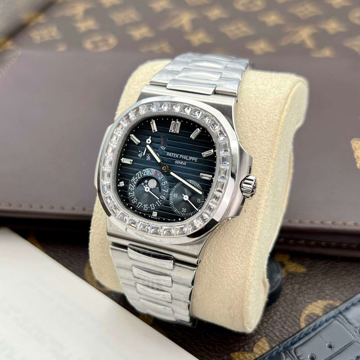Patek Philippe Nautilus 5712/1R-001 1:1 Best Edition GR Factory blaues Zifferblatt und Stein