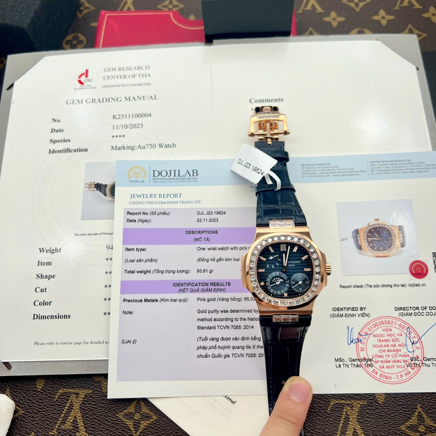 Patek Philippe Nautilus 5724R 1:1 beste Edition Blaues Zifferblatt Custom 18k und Moissanit