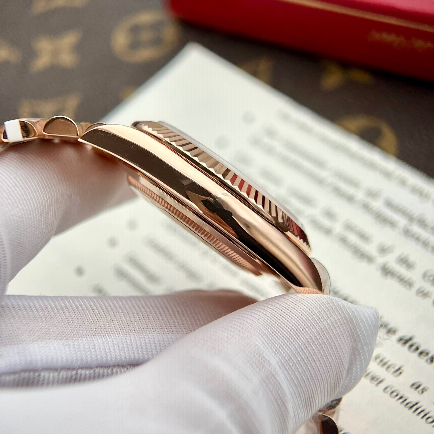 Rolex Day Date M228235-0003 18 Karat vergoldet 1:1 Best Edition GM Factory V2 Schokoladenzifferblatt Gegengewichtsversion