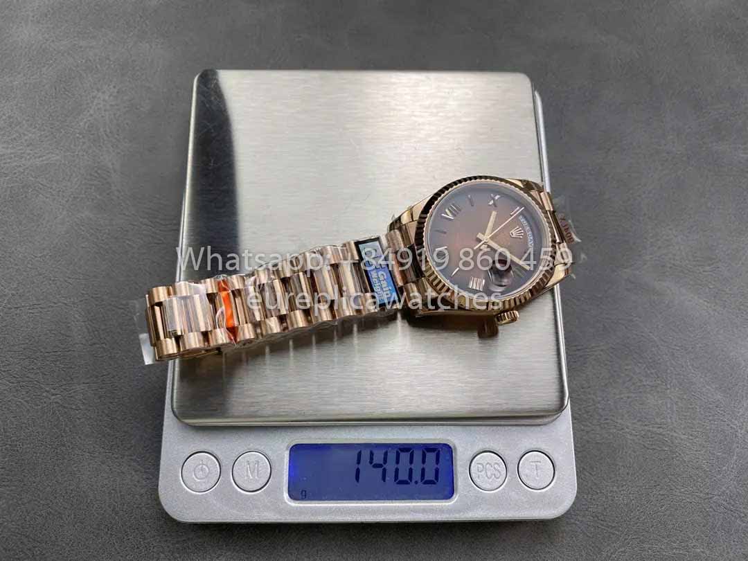 Rolex Day Date M128235-0075 Cadran à chiffres QF Factory 1:1 Meilleur clone Cadran chocolat Or rose