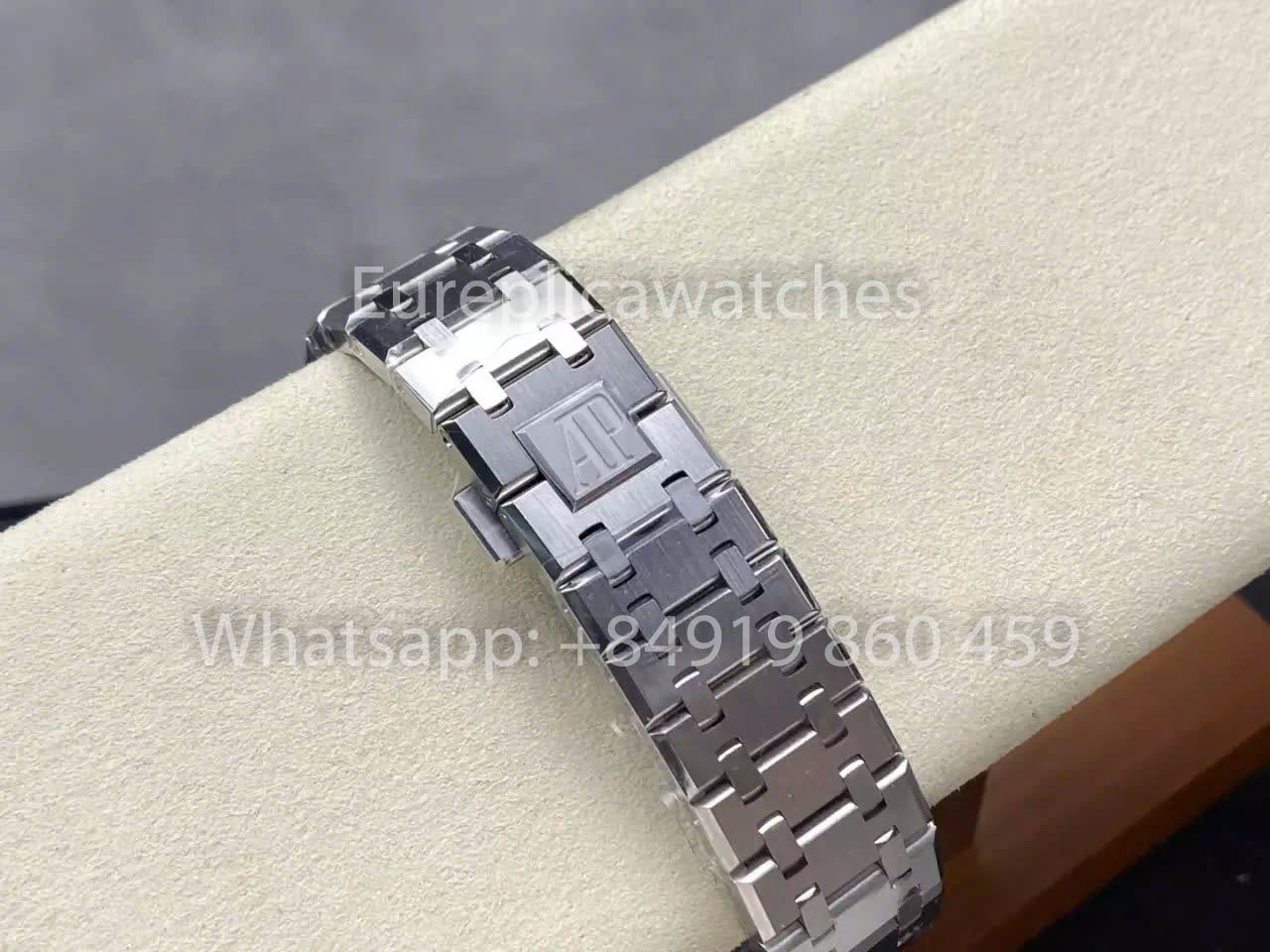 Audemars Piguet Royal Oak X Kaws V3 Newest Version 1:1 Best Clone APS Factory