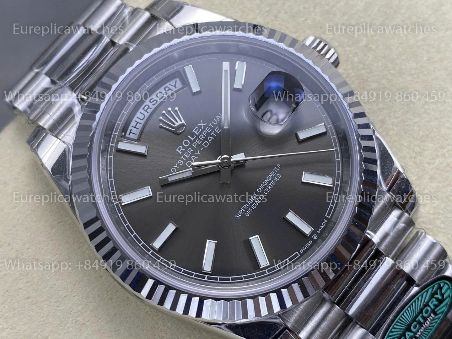 RC Factory - Rolex Day-Date 40mm Or Blanc Rhodium Foncé 228239-0002 RCF