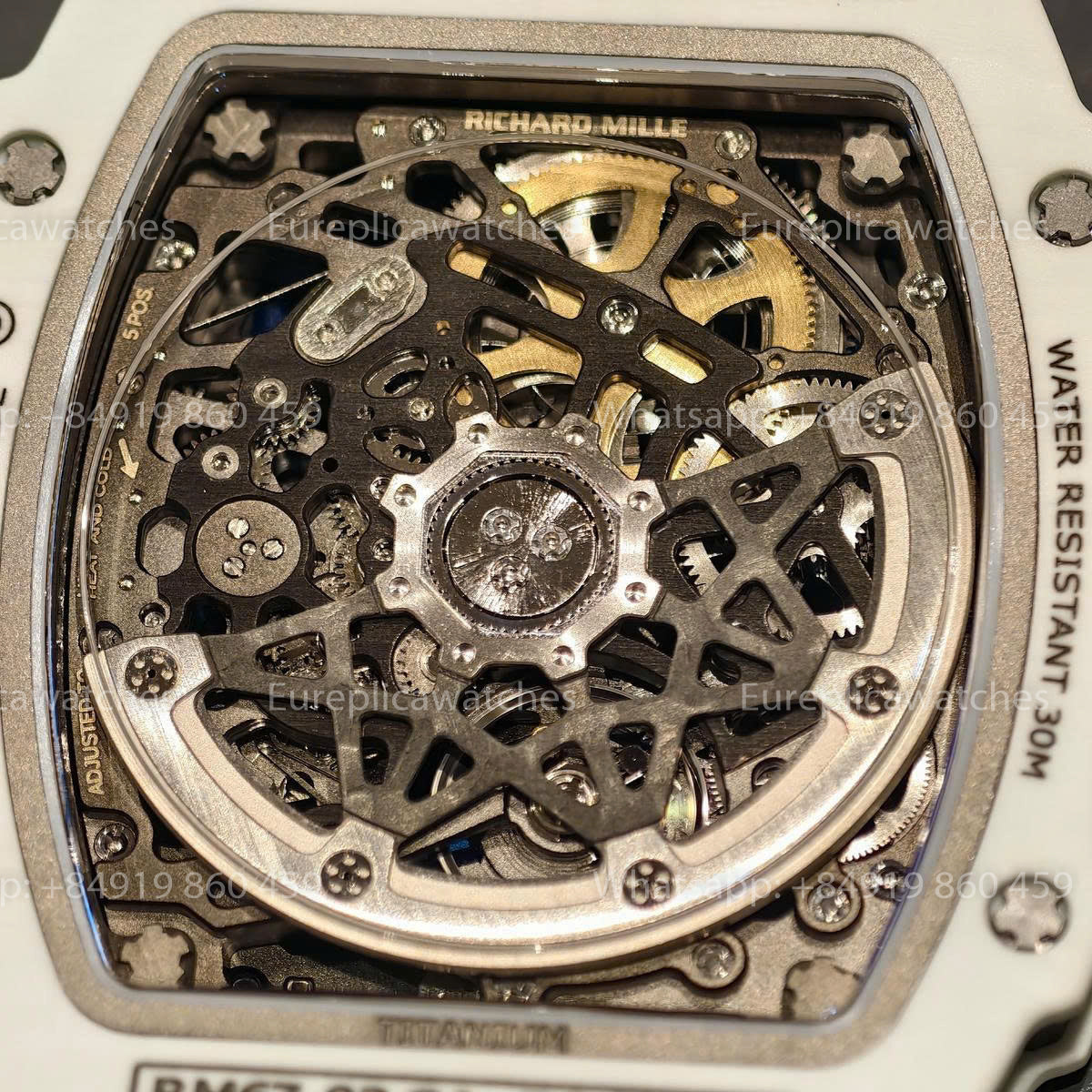 RICH Factory – Richard Mille RM67-02 mit NTPT-Carbongehäuse, nur 32 Gramm schwer.