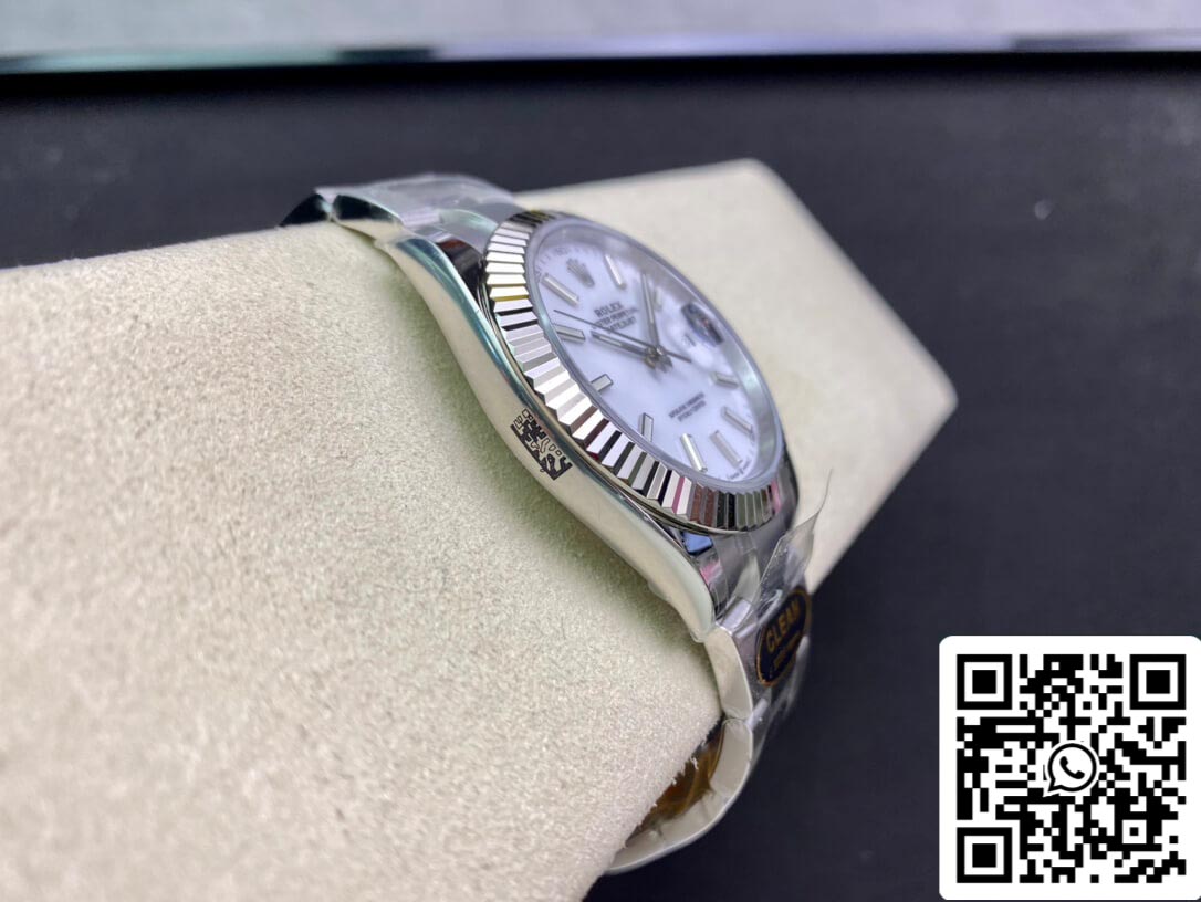 Rolex Datejust M126334-0009 41 mm bracelet Oyster cadran blanc d'usine propre