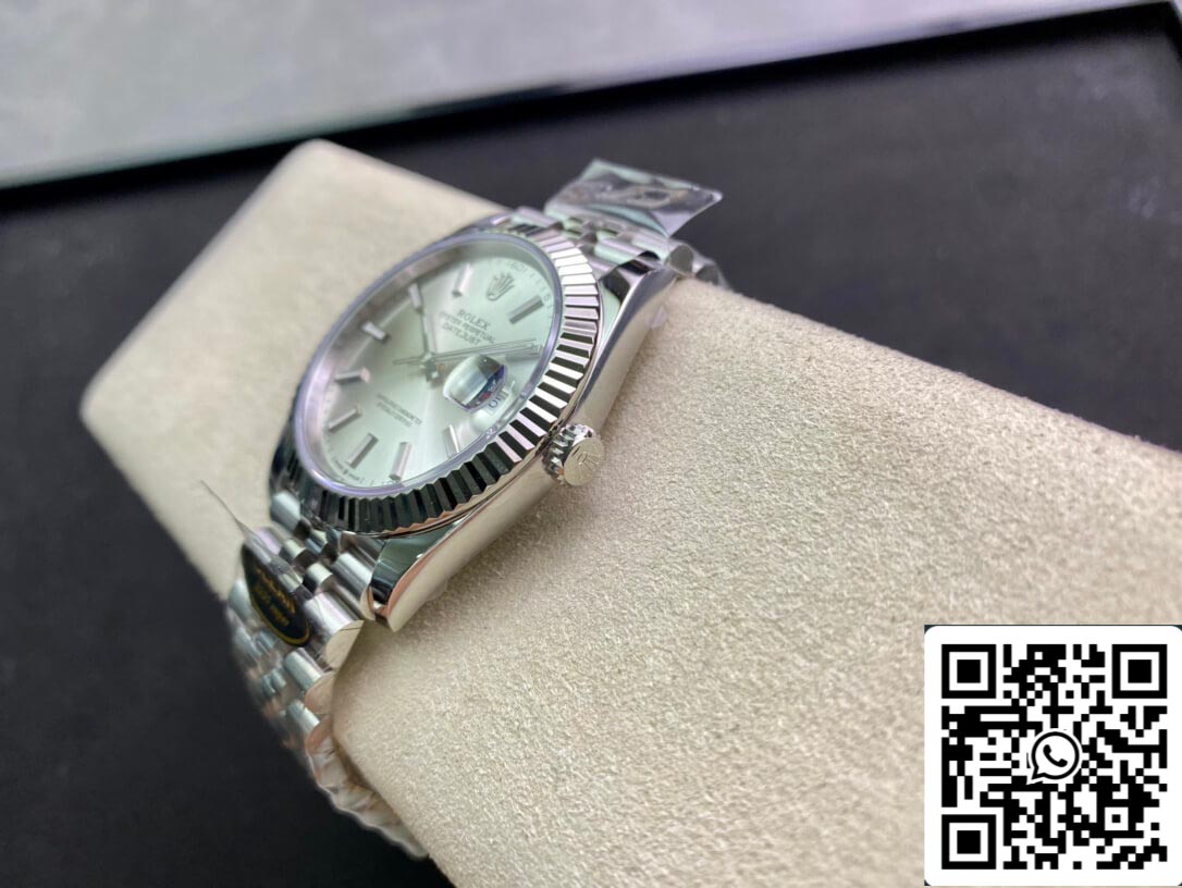 Rolex Datejust M126334-0004 Bracelet Jubilee 41 mm Cadran blanc d'usine propre