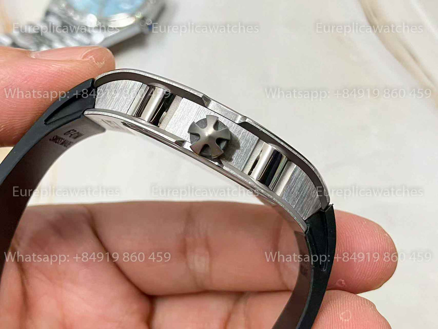 UMI Factory - Richard Mille RM67-01 Titanium Includes 1 fabric watch strap.