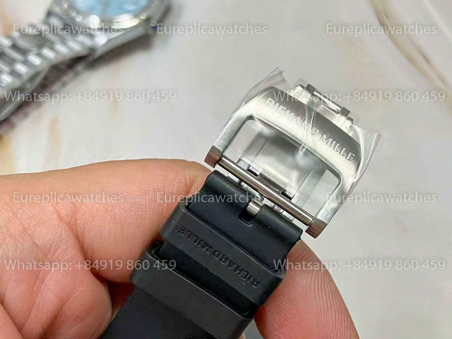 UMI Factory - Richard Mille RM67-01 Titanium Includes 1 fabric watch strap.