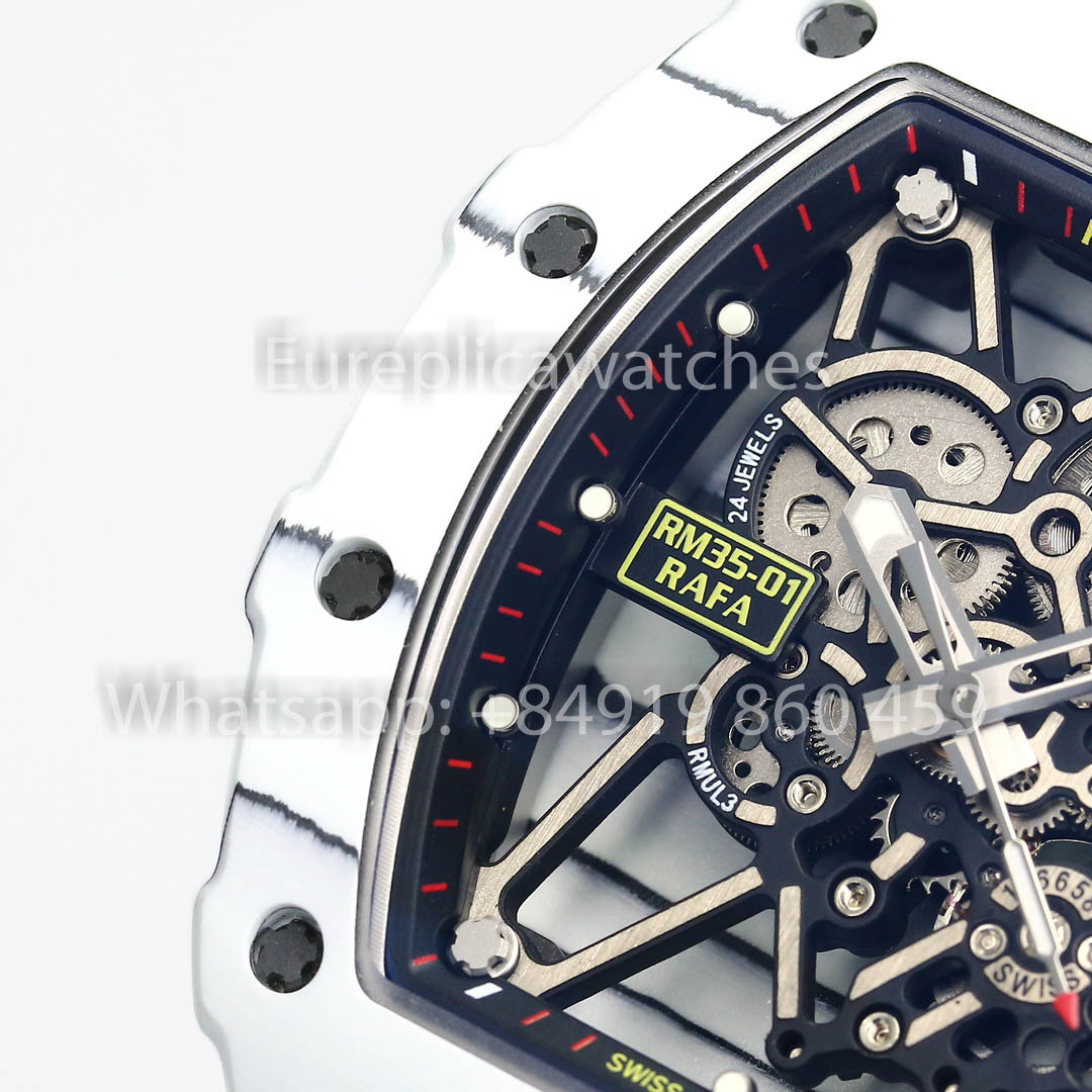 Richard Mille RM35-01 Weißer Kohlenstoff 1:1 Bester Klon BBR Factory V2 Blaues Gummiarmband