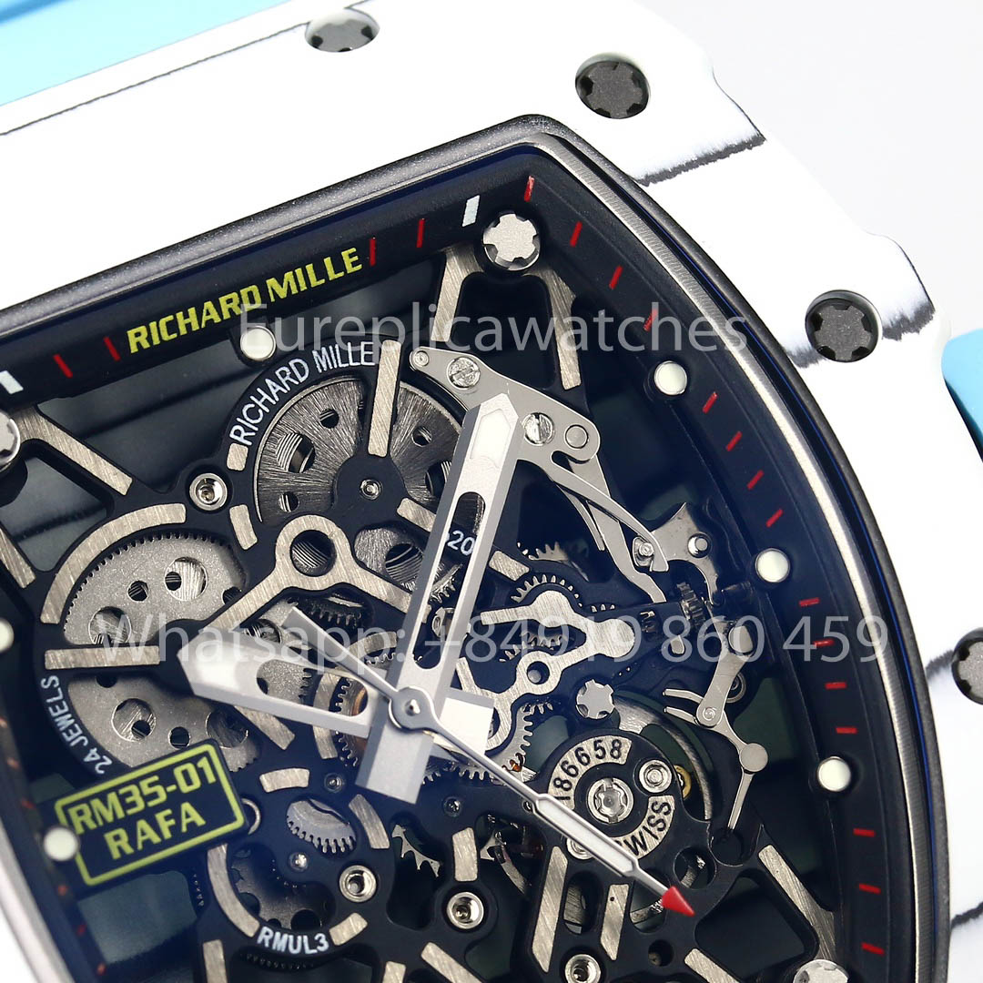 Richard Mille RM35-01 Weißer Kohlenstoff 1:1 Bester Klon BBR Factory V2 Blaues Gummiarmband