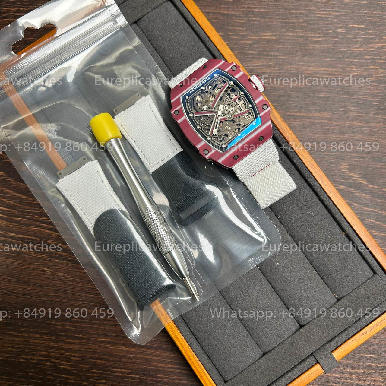 Réplique Richard Mille RM67-02 Boîtier en carbone rouge 1:1 Meilleure version Bracelet blanc d'usine VAF