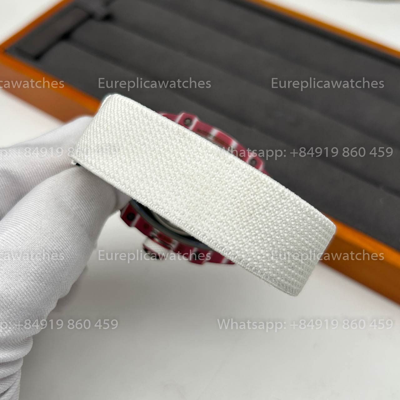 Réplique Richard Mille RM67-02 Boîtier en carbone rouge 1:1 Meilleure version Bracelet blanc d'usine VAF