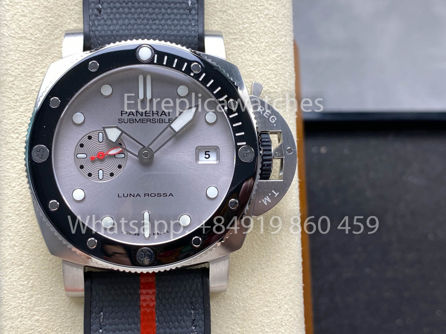 Panerai Submersible QuarantaQuattro Luna Rossa PAM1681 1:1 Meilleur Clone VS Usine