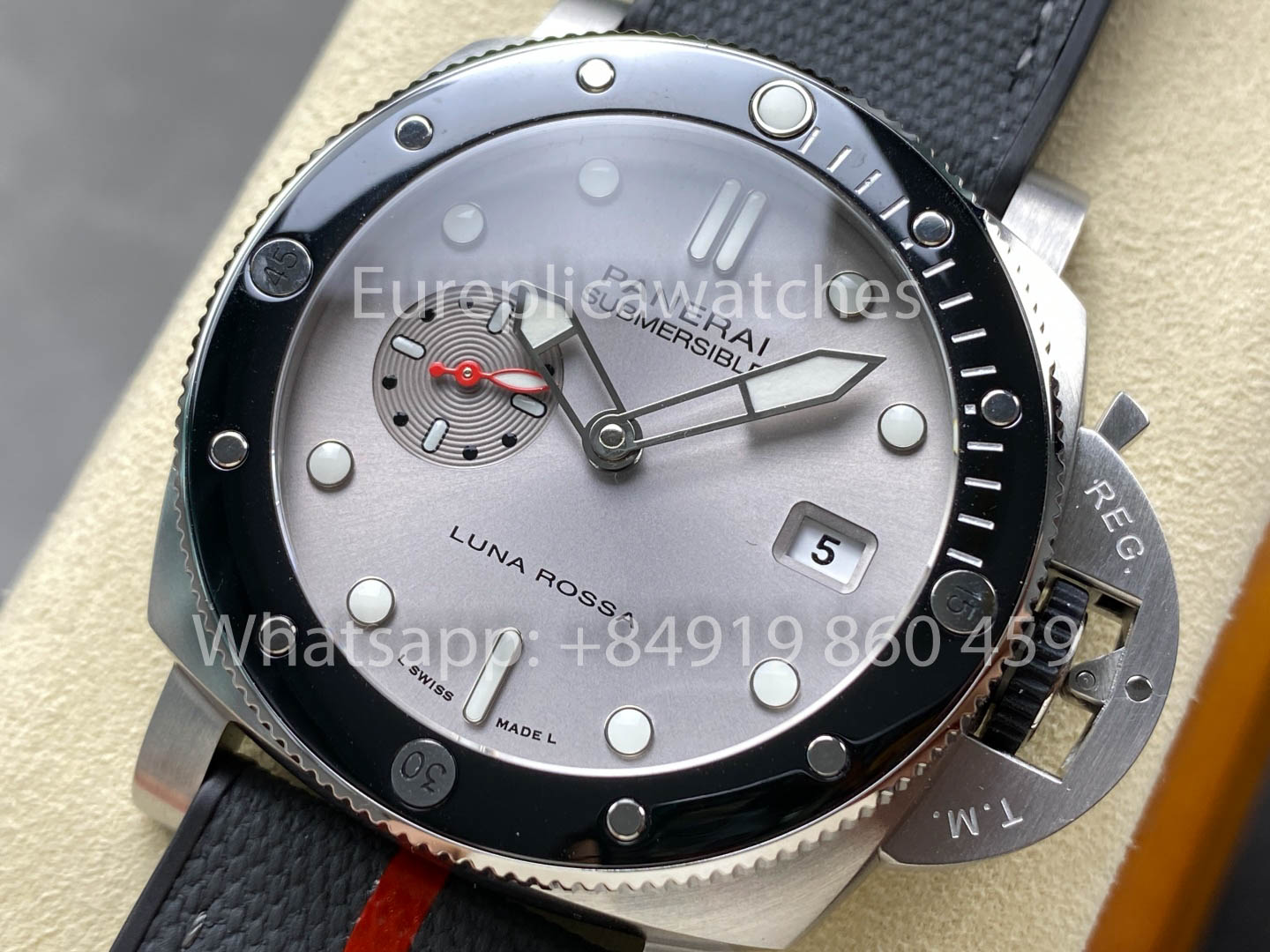 Panerai Submersible QuarantaQuattro Luna Rossa PAM1681 1:1 Meilleur Clone VS Usine