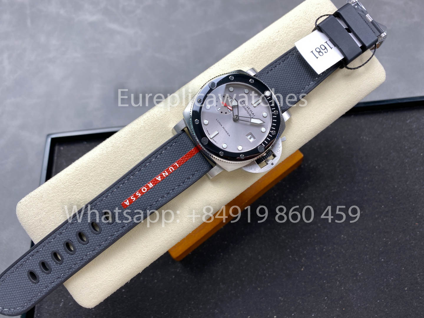 Panerai Submersible QuarantaQuattro Luna Rossa PAM1681 1:1 Meilleur Clone VS Usine