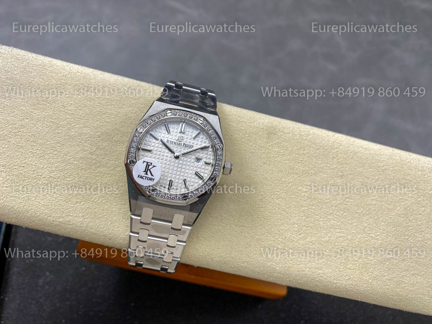 Audemars Piguet Royal Oak Quartz 33mm 67651 White Diamonds Dial TK Factory 1:1 Best Version