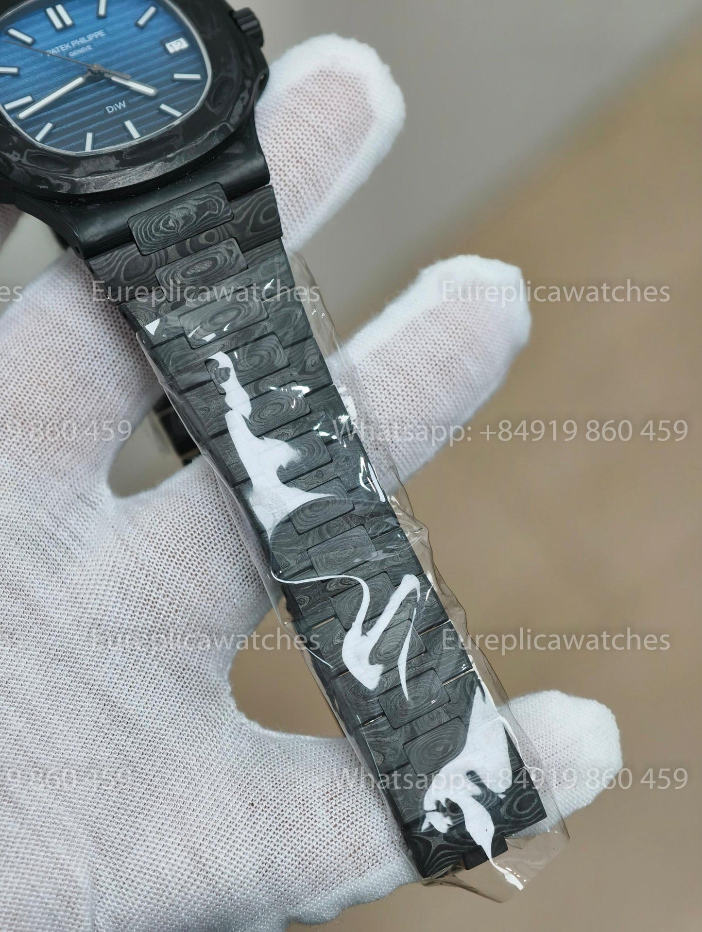 Diw Factory - Patek Philippe Nautilus Ref. 5711/1500A new DIW Carbon Fiber Nautilus 5711