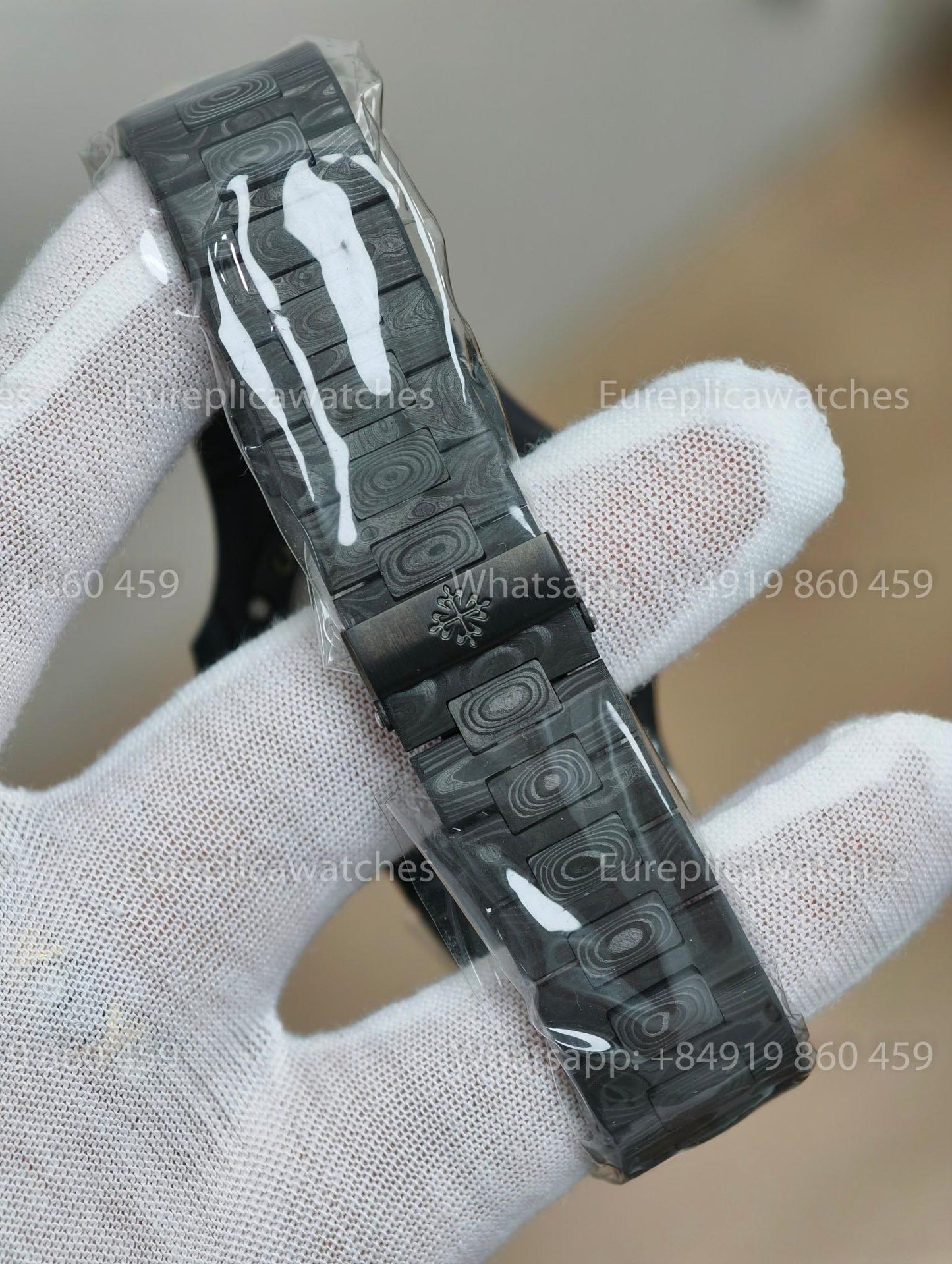 Diw Factory - Patek Philippe Nautilus Ref. 5711/1500A new DIW Carbon Fiber Nautilus 5711