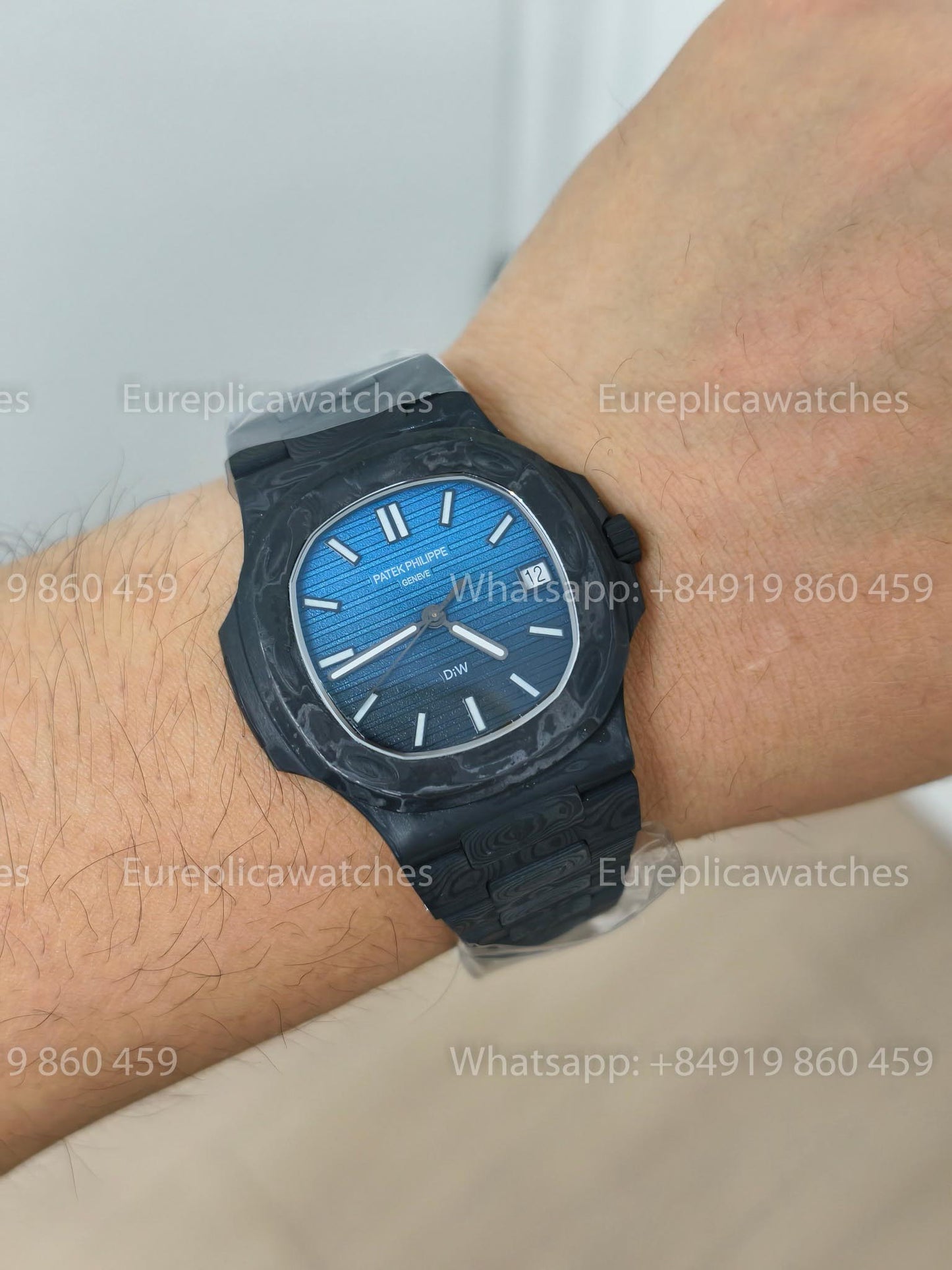 Diw Factory - Patek Philippe Nautilus Ref. 5711/1500A new DIW Carbon Fiber Nautilus 5711