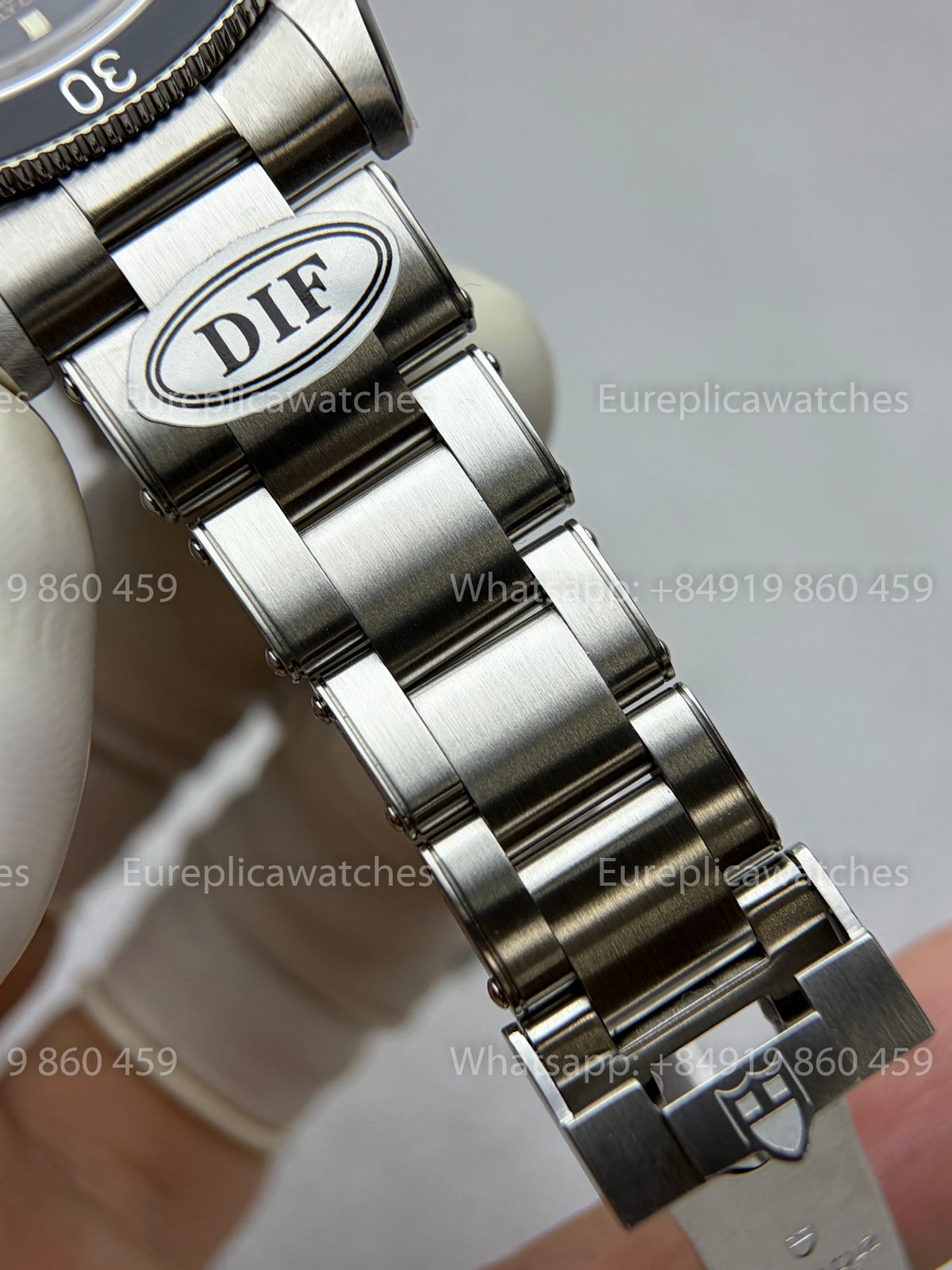 DiF Factory V2 Tudor Black Bay 54 37mm “Black Shield” Oyster strap
