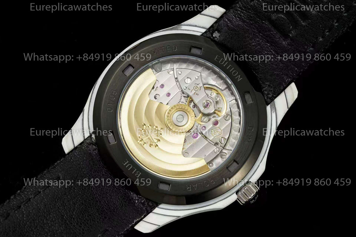 DiW Patek Philippe Aquanaut 5167 – White Dial Carbon Fiber Case