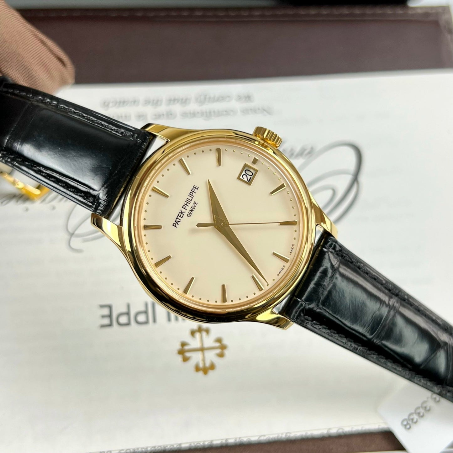 Patek Philippe Calatrava 5227J-001 revêtu d'or jaune 18 carats 3K Factory