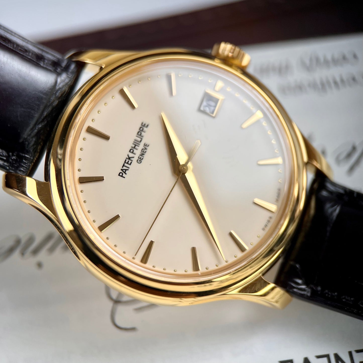 Patek Philippe Calatrava 5227J-001 revêtu d'or jaune 18 carats 3K Factory