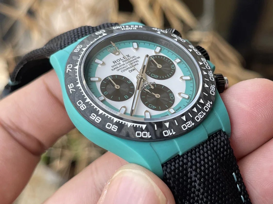 Rolex Cosmograph Daytona Series avec boîtier en fibre de carbone【Mouvement 4130 DIW Version modifiée】