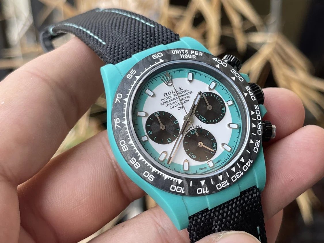 Rolex Cosmograph Daytona Series avec boîtier en fibre de carbone【Mouvement 4130 DIW Version modifiée】