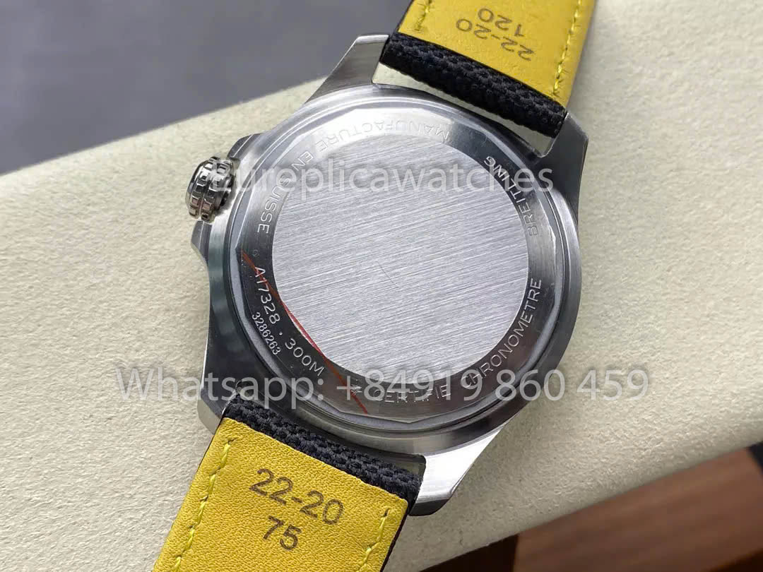 Breitling Avenger Automatique GMT 44 BLS Factory 1:1 Meilleur Clone Cadran Gris Bracelet Velcro