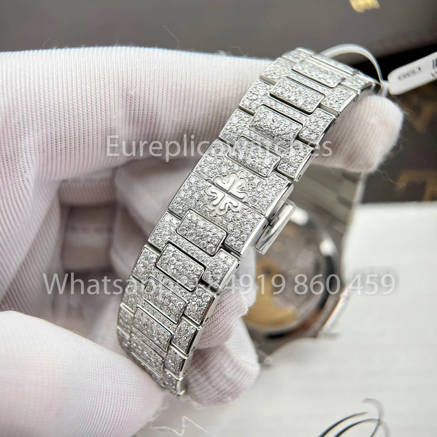 Patek Philippe Nautilus 7118/1450G-001 Full Iced Out – 1:1 Beste Clone Custom Watch