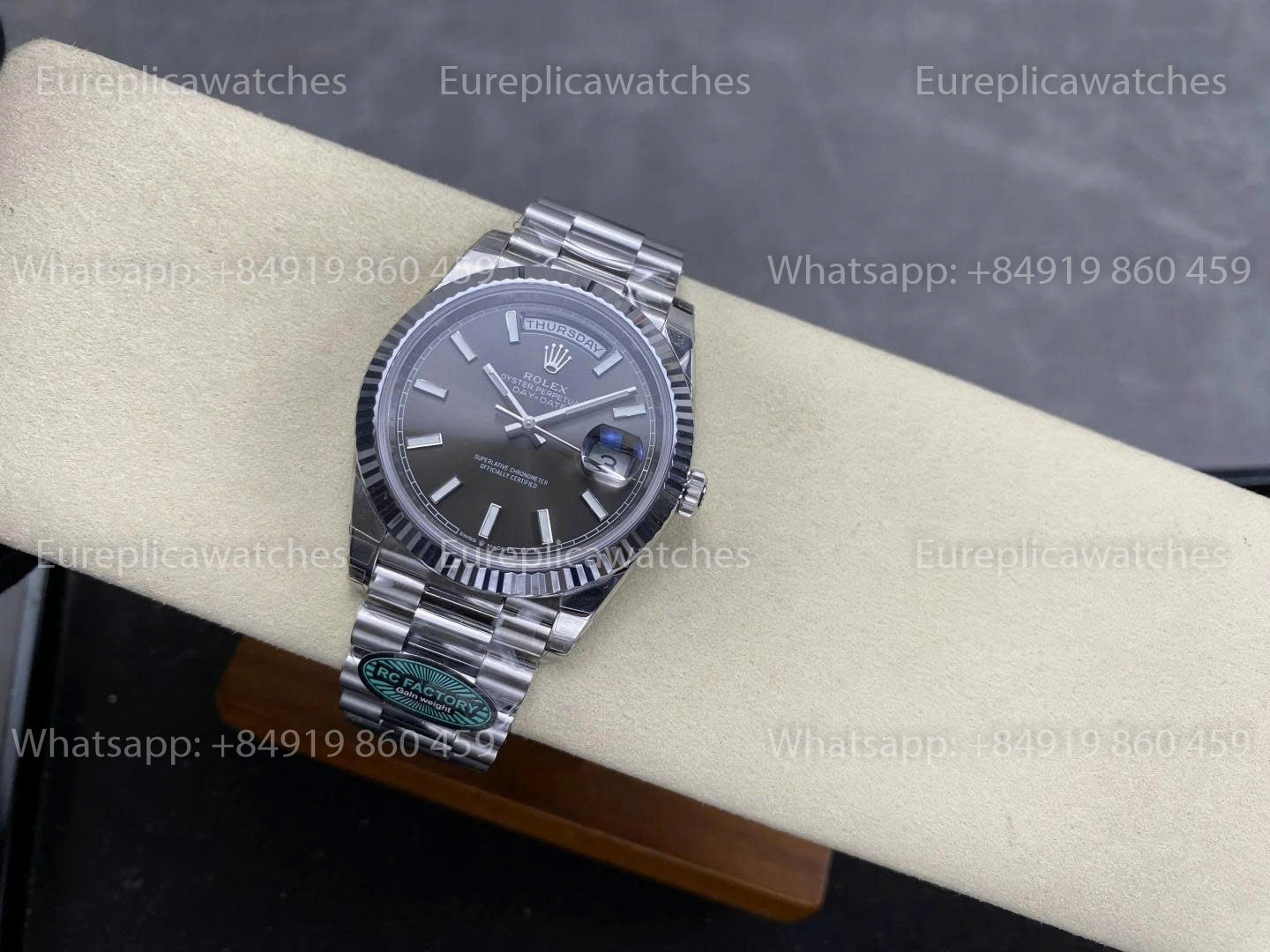 RC Factory - Rolex Day-Date 40mm Or Blanc Rhodium Foncé 228239-0002 RCF