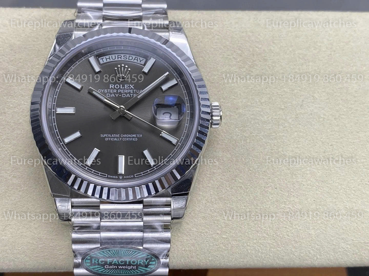 RC Factory - Rolex Day-Date 40mm Or Blanc Rhodium Foncé 228239-0002 RCF