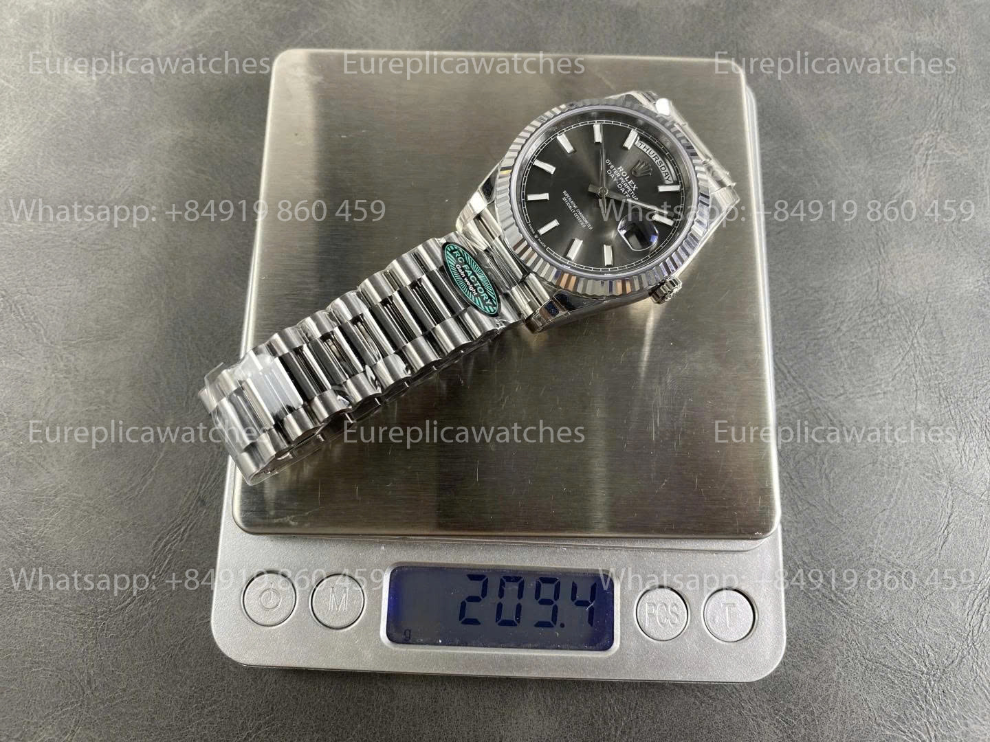 RC Factory - Rolex Day-Date 40mm Or Blanc Rhodium Foncé 228239-0002 RCF