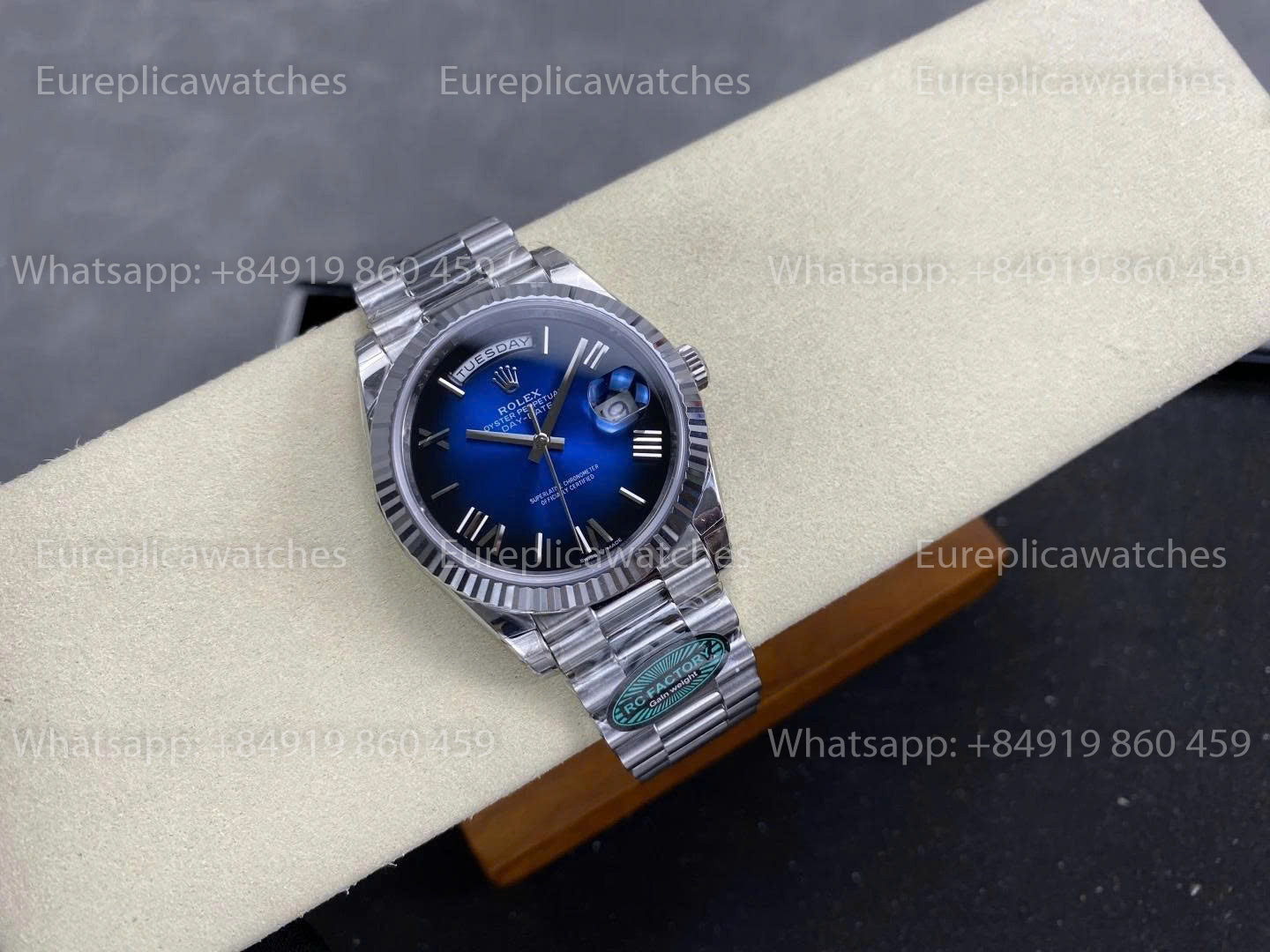 RC Factory - Rolex Day-Date 40 mm Or Blanc M228239-0007 Cadran Bleu